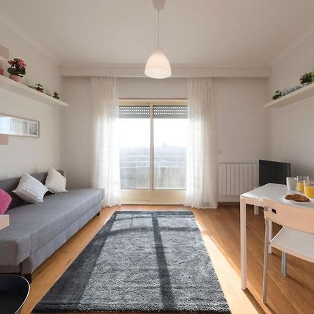 Lovelystay - 1Br Flat With Stunning Views Over Porto Βίλα Νόβα ντε Γκάια Εξωτερικό φωτογραφία