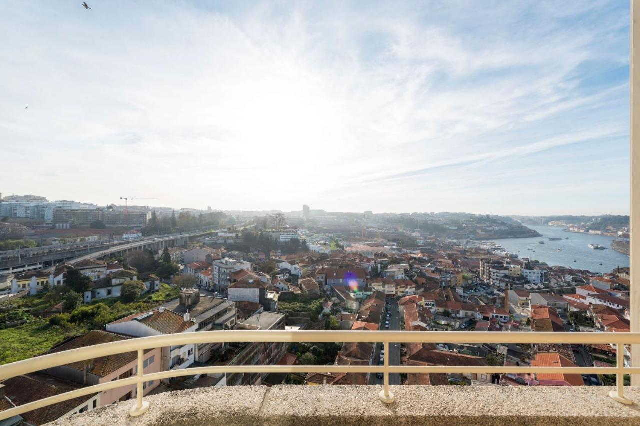 Lovelystay - 1Br Flat With Stunning Views Over Porto Βίλα Νόβα ντε Γκάια Εξωτερικό φωτογραφία